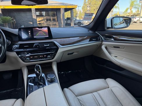 Used 2019 BMW 530i w/ Convenience Package image 23