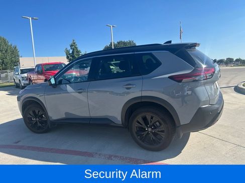 Used 2023 Nissan Rogue SV w/ SV Premium B Package FWD image 4