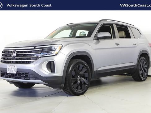 Used 2024 Volkswagen Atlas SE w/ Black Wheel Package AWD/4WD image 1