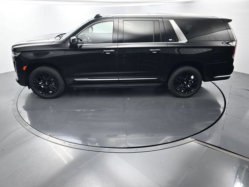 Used 2024 Cadillac Escalade ESV Premium Luxury RWD image 29