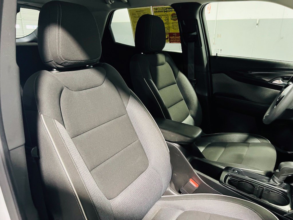 Used 2025 Chevrolet TrailBlazer LT FWD image 32