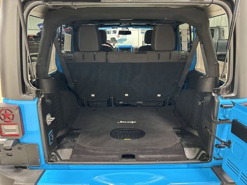 Used 2017 Jeep Wrangler Unlimited Sahara image 22