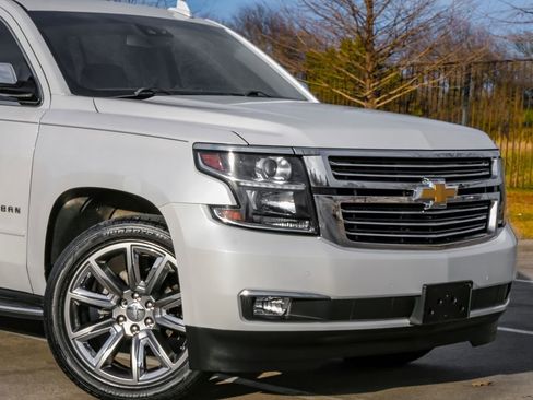 Used 2019 Chevrolet Suburban Premier image 13