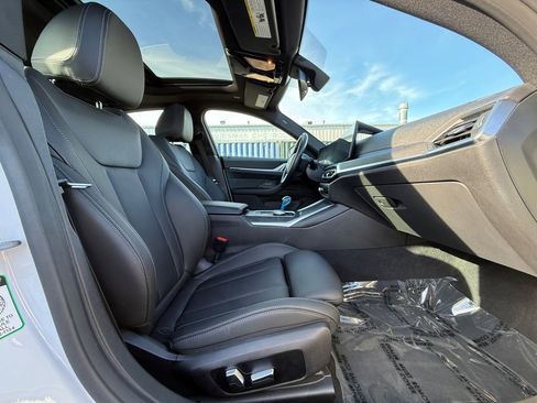 Used 2023 BMW i4 eDrive35 w/ Premium Package image 27