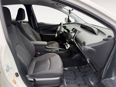 Used 2018 Toyota Prius Two image 19