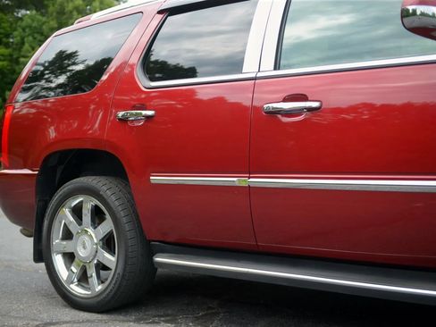 Used 2010 Cadillac Escalade Luxury AWD/4WD image 59