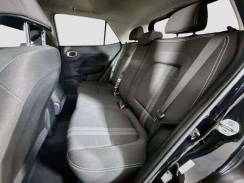 Used 2023 Hyundai Venue SEL FWD image 25