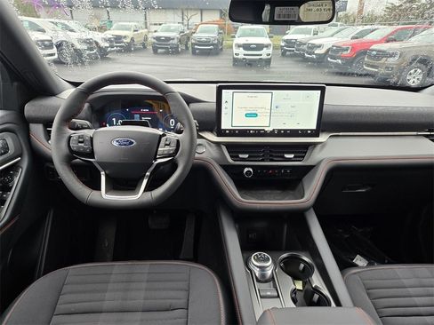 New 2026 Ford Explorer ST-Line w/ ST-Line Street Pack image 10