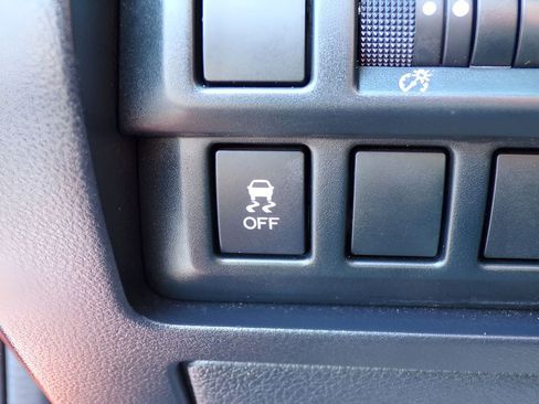 Used 2018 Subaru Crosstrek 2.0i AWD/4WD image 21