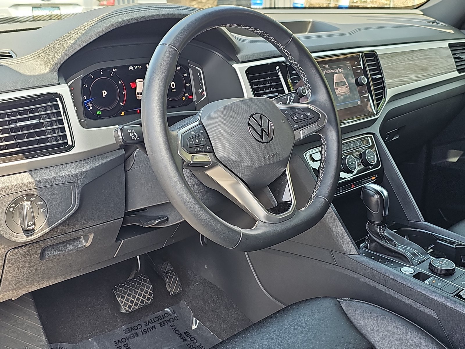 Used 2022 Volkswagen Atlas Cross Sport SE AWD/4WD image 16