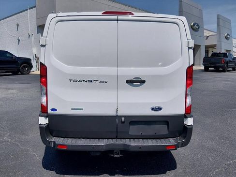 Used 2018 Ford Transit 250 130 Low Roof RWD image 5