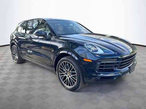 Used 2023 Porsche Cayenne Platinum Edition AWD/4WD image 4