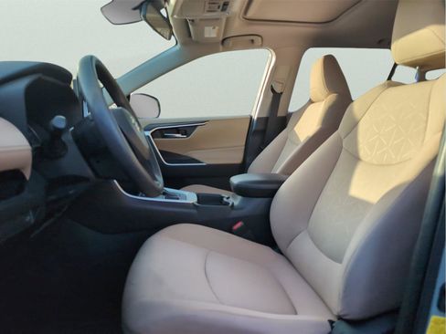Used 2020 Toyota RAV4 XLE w/ Convenience Package image 17
