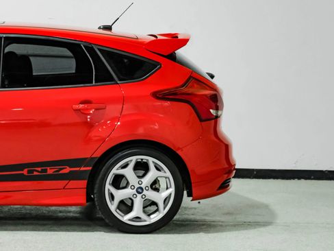 Used 2013 Ford Focus ST FWD image 11