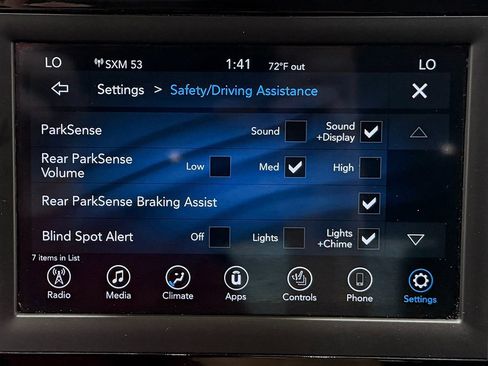 Used 2018 Chrysler Pacifica Touring-L FWD image 22