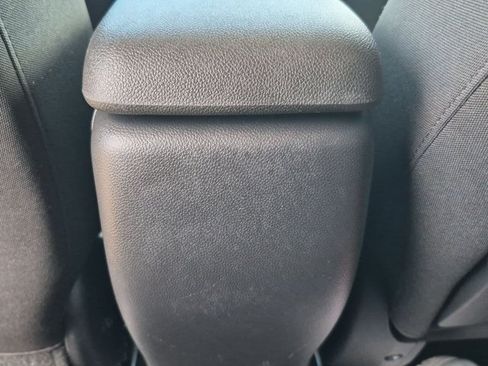Used 2025 Chevrolet TrailBlazer LT AWD/4WD image 17