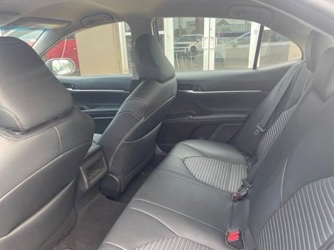 Used 2018 Toyota Camry SE w/ Convenience Package FWD image 15
