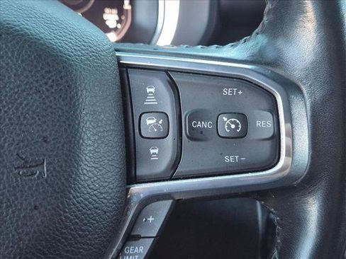 Used 2023 RAM 1500 Laramie AWD/4WD image 5