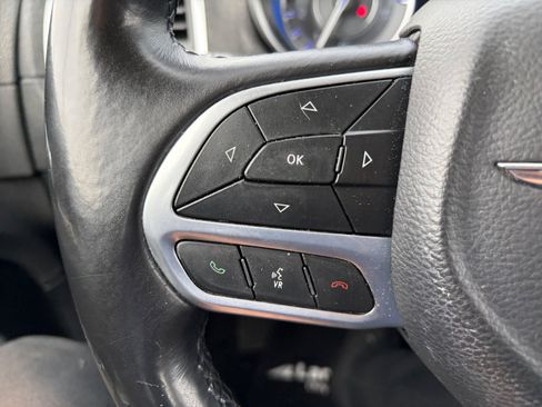 Used 2021 Chrysler 300 Touring w/ Driver Convenience Group AWD/4WD image 16