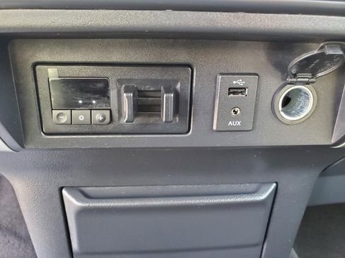 Used 2017 Nissan Titan SV image 23