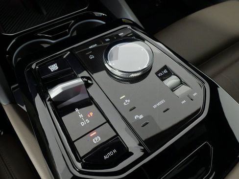 Used 2025 BMW 530i image 64