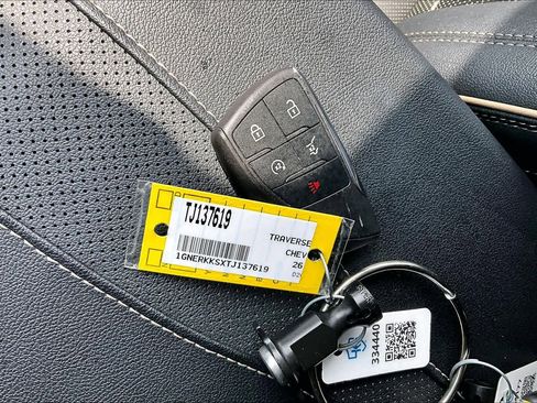Used 2026 Chevrolet Traverse High Country FWD image 15