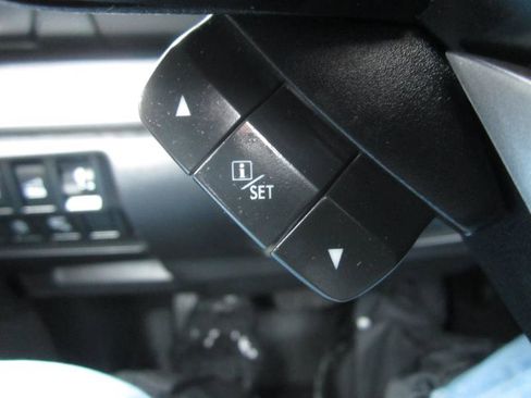 Used 2020 Subaru Forester Limited image 31