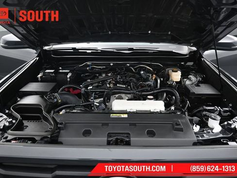 Used 2024 Toyota Tacoma TRD Sport w/ TRD Sport Upgrade Package AWD/4WD image 33