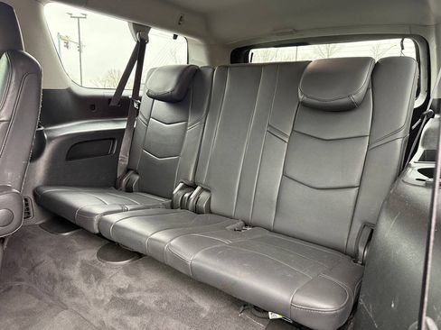 Used 2020 Cadillac Escalade ESV Luxury AWD/4WD image 20