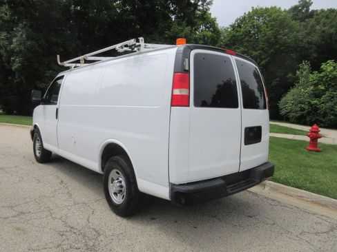 Used 2014 Chevrolet Express 2500 RWD image 29