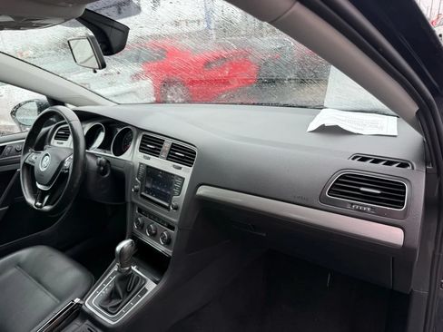 Used 2017 Volkswagen Golf Wolfsburg Edition FWD image 23