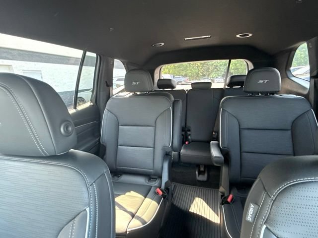 Used 2025 Buick Enclave Sport Touring w/ Super Cruise Package FWD image 20