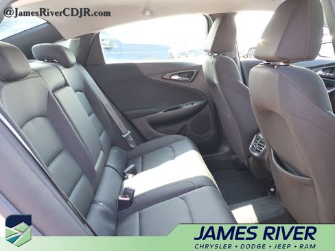 Used 2024 Chevrolet Malibu LT FWD image 12