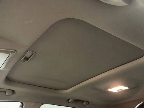 Used 2014 Chevrolet Captiva Sport LT w/ Convenience Package image 15