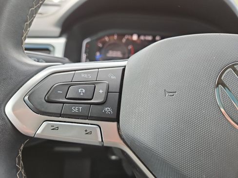 Used 2023 Volkswagen Atlas SEL AWD/4WD image 25