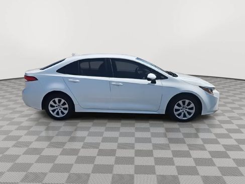 Used 2022 Toyota Corolla LE image 9