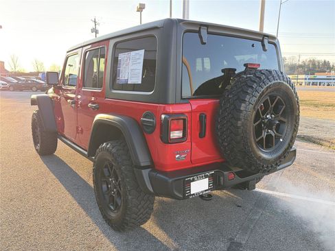 Used 2025 Jeep Wrangler Willys image 7