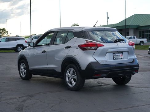 Used 2020 Nissan Kicks S FWD image 5