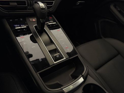 New 2026 Porsche Macan Turbo image 19