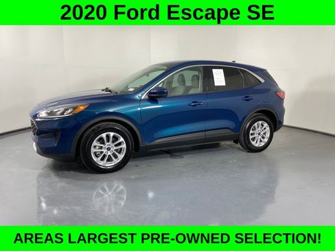 Used 2020 Ford Escape SE image 3