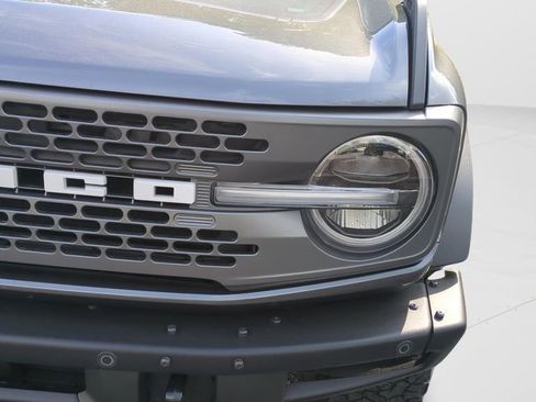 Used 2023 Ford Bronco Badlands image 9