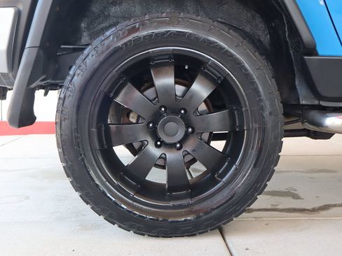 Used 2007 Toyota FJ Cruiser 4WD image 11