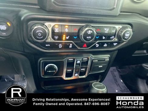Used 2021 Jeep Gladiator Willys image 10