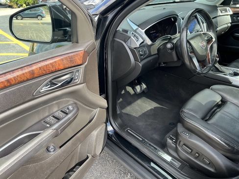 Used 2014 Cadillac SRX Luxury w/ Driver Awareness Package AWD/4WD image 17