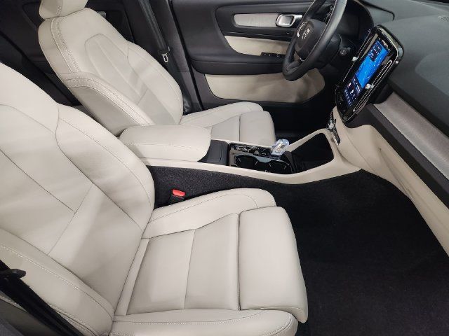 Certified 2026 Volvo XC40 B5 Plus w/ Protection Package Premier AWD/4WD image 3