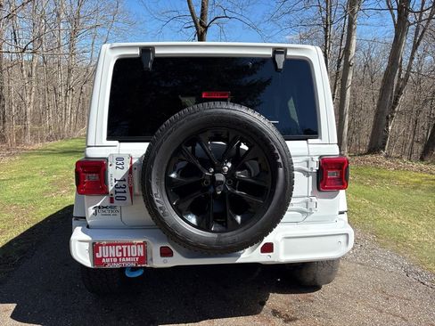 Used 2021 Jeep Wrangler Unlimited Sahara image 7