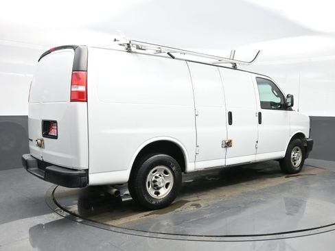 Used 2019 Chevrolet Express 3500 w/ Driver Convenience Package image 6