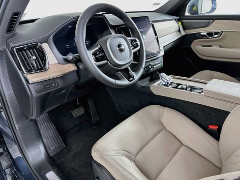 Used 2026 Volvo XC90 T8 Plus w/ Protection Package Premier AWD/4WD image 9