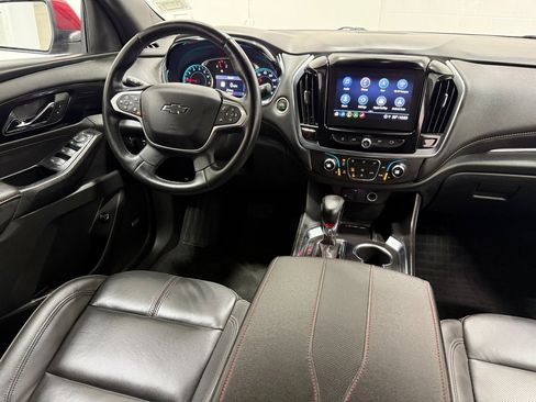 Used 2023 Chevrolet Traverse RS image 32