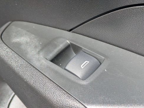 New 2026 Chevrolet Trax RS w/ Sunroof Package FWD image 29